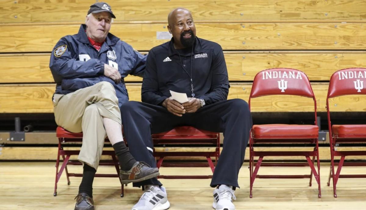 Former Indiana coach Bob Knight chats with Mike Woodson during a practice this past season. (Photo courtesy of IU Athletics)