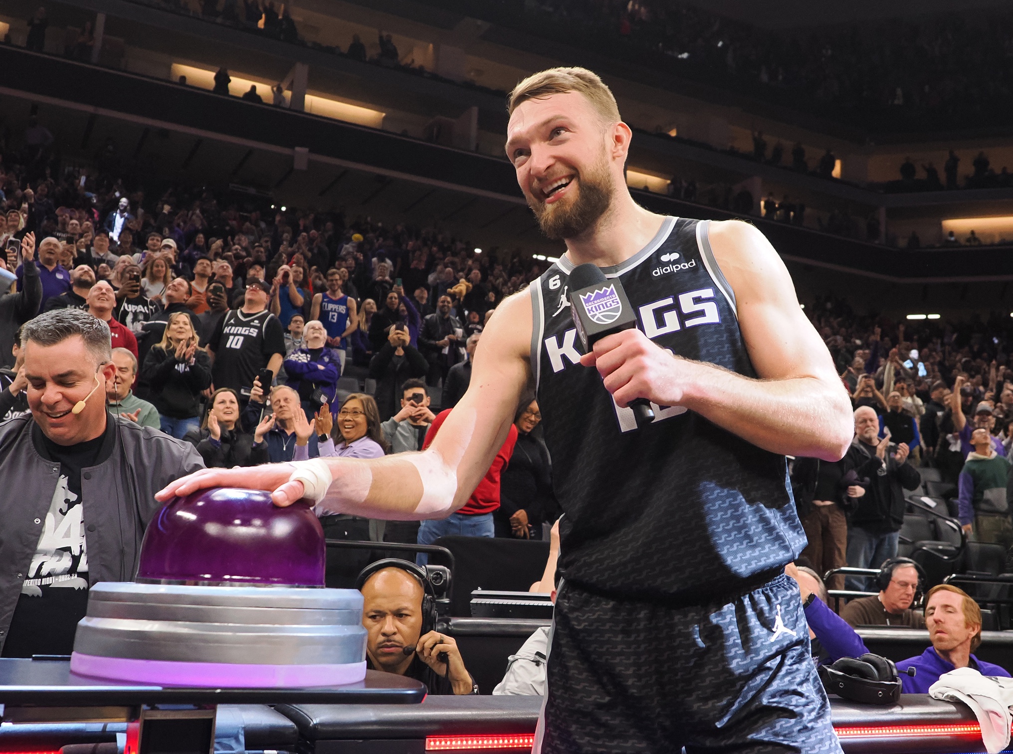 WATCH Kings Fans Embrace Team Arriving Back In Sacramento Over The