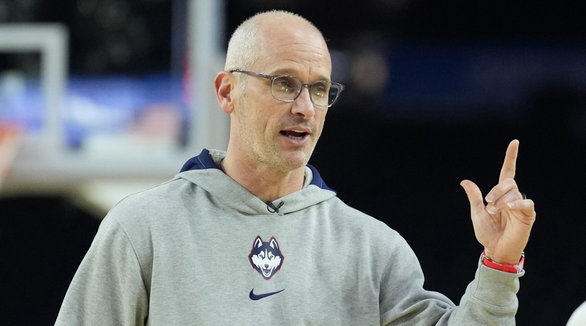 Dan Hurley, odd duck of a royal hoops family, is ready for his
