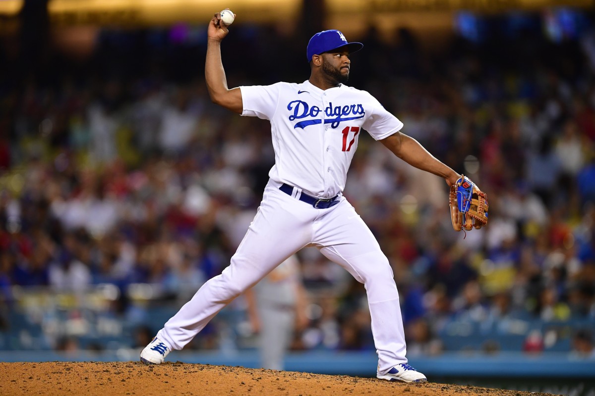 Former Dodger Hanser Alberto Makes First Pitching Appearance of