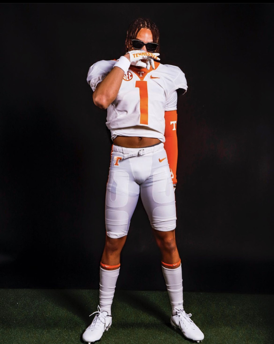 Aaron Scott Jr. Narrows Recruitment, Includes Tennessee Football