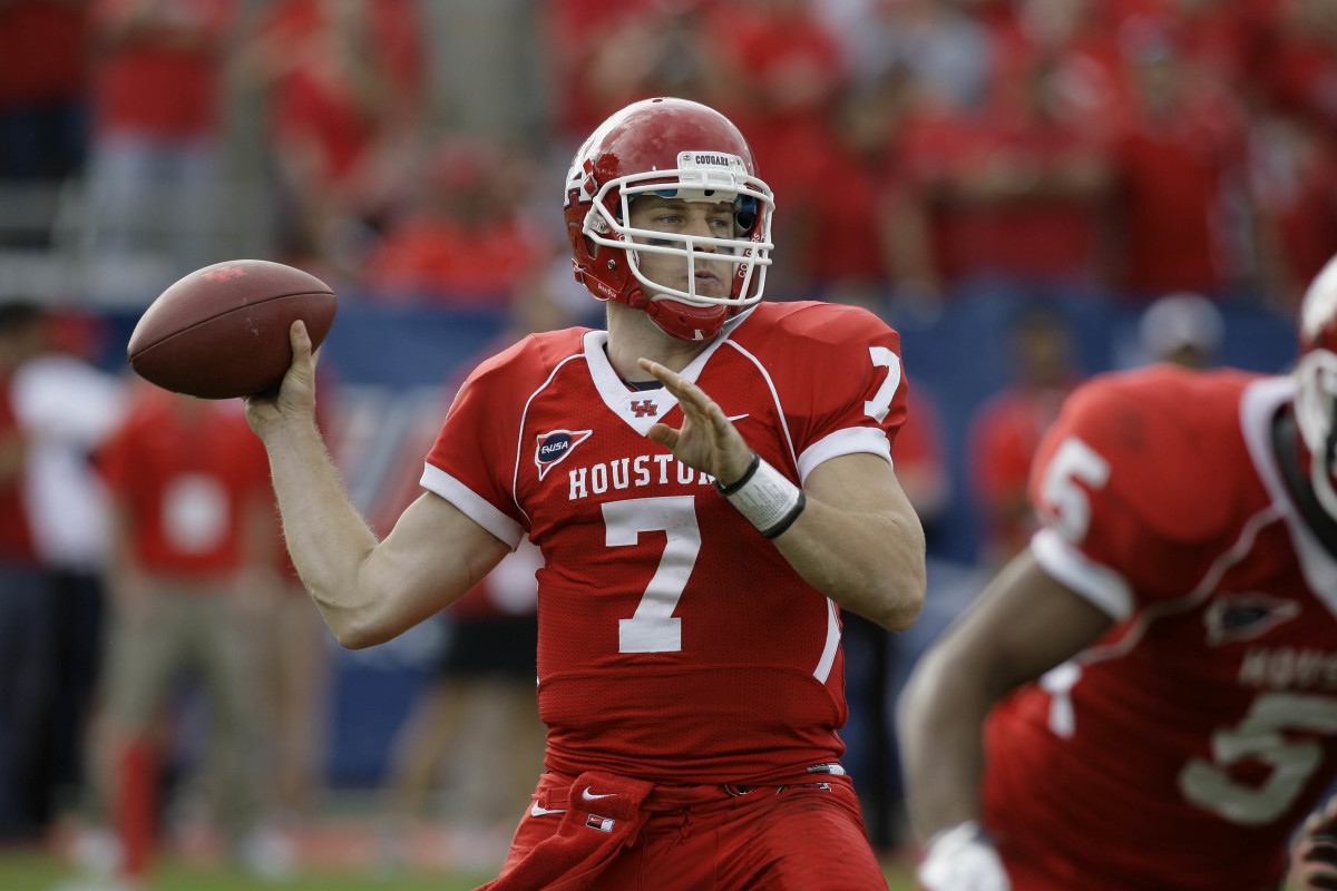 Dec 3, 2011; Houston, TX, USA; Houston Cougars quarterback Case Keenum (7) throws a pass against the Southern Mississippi Golden Eagles in the fourth quarter at Robertson Stadium. Southern Miss defeated Houston 49-28 to win the Conference USA championship. Mandatory Credit: Brett Davis-USA TODAY Sports