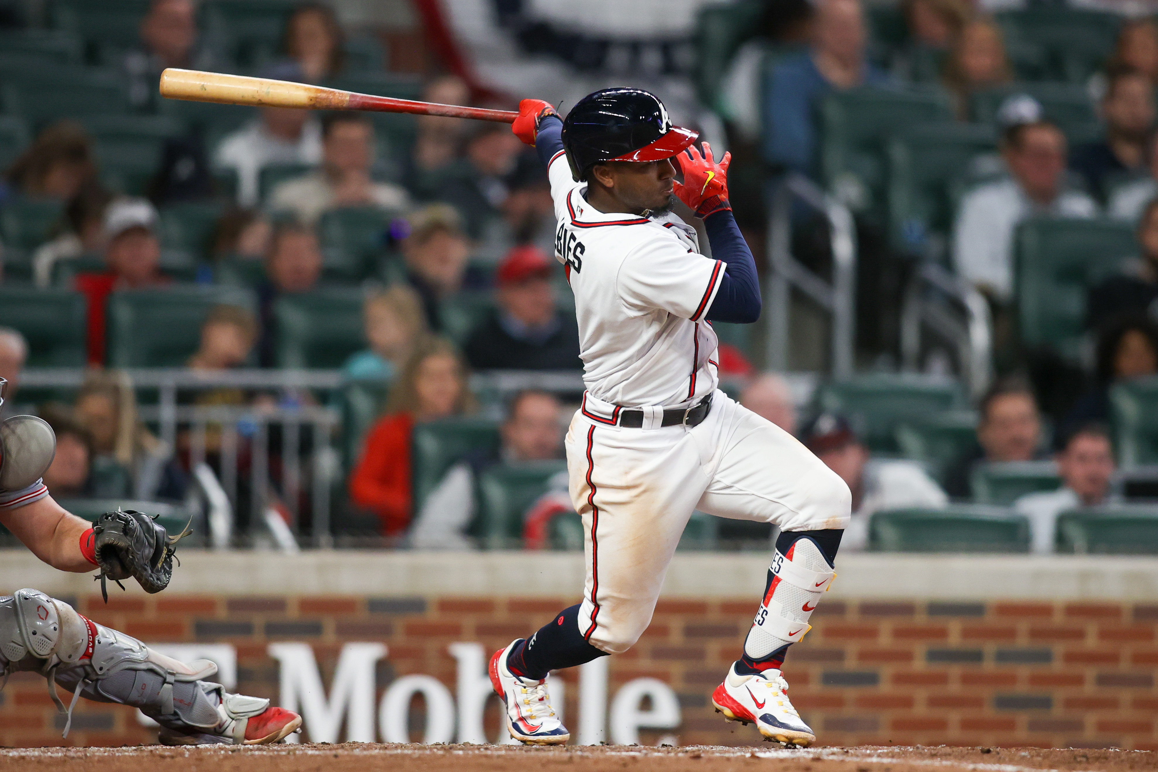 WATCH: Ozzie Albies LAUNCHES a ball to give the Braves the lead in the  series finale! - Sports Illustrated Atlanta Braves News, Analysis and More