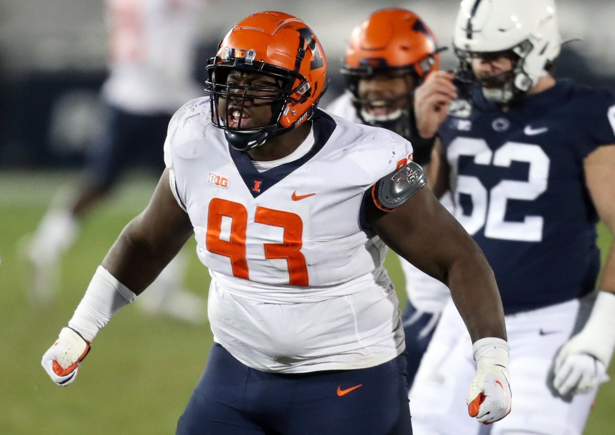 Becoming a full-time starter as a senior in 2022, Avery finished with a career-high in tackles in the middle of the Illini defense.
