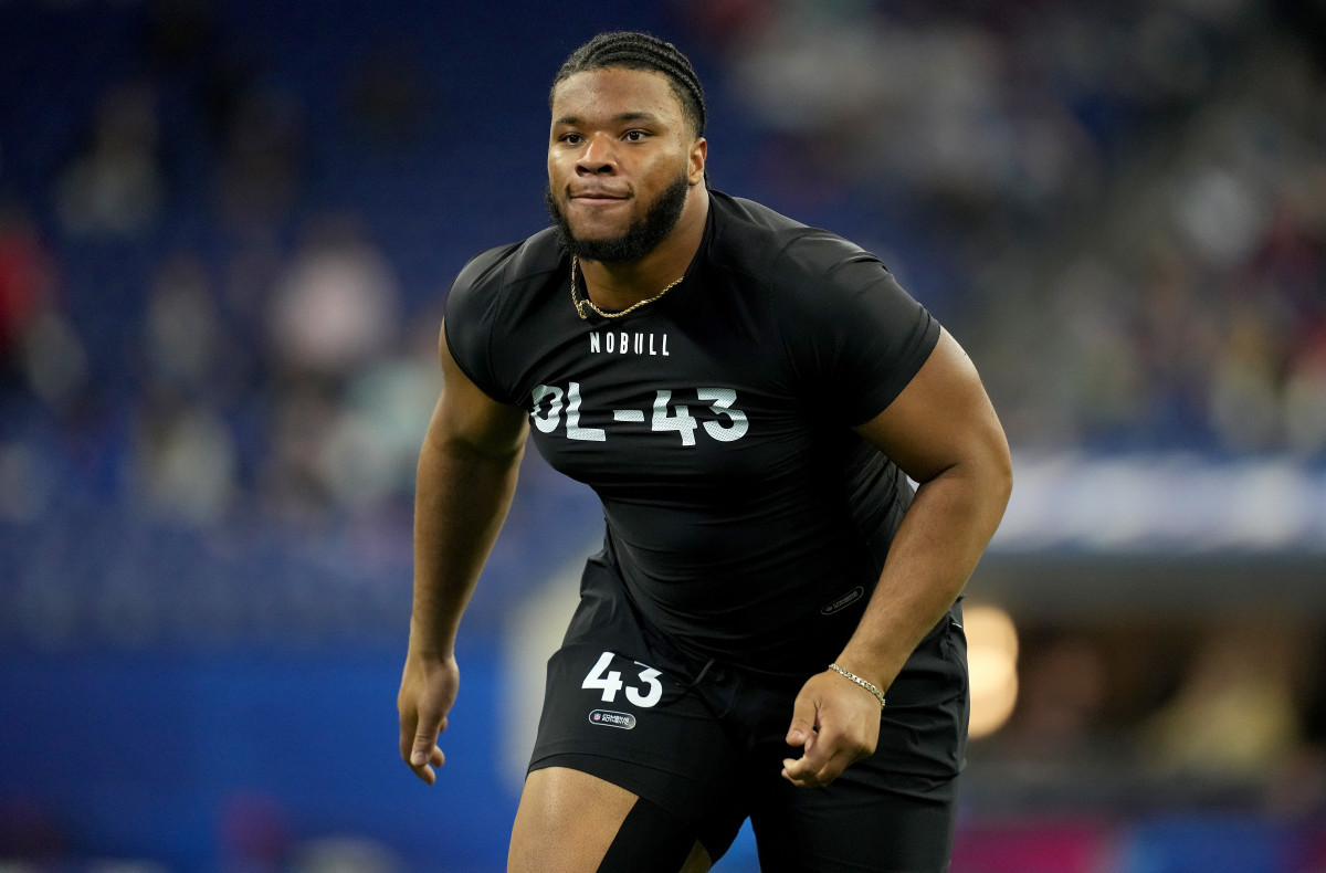 Alabama tackle Tyler Steen works out at the 2023 NFL Combine