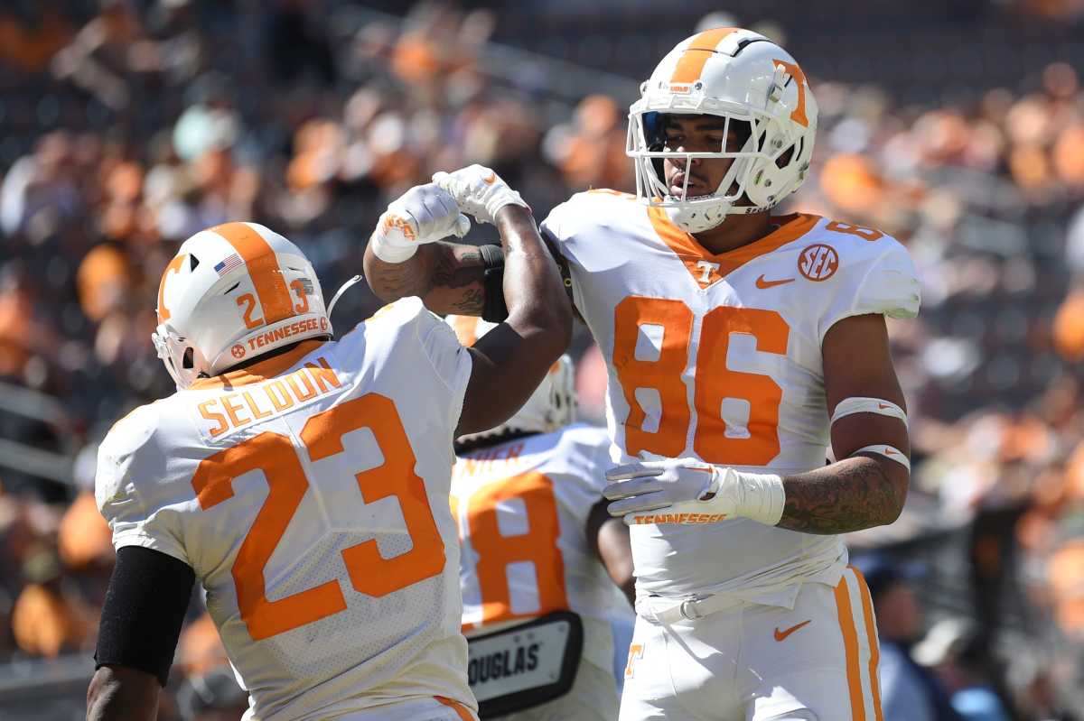 Tennessee Volunteers RB Cameron Seldon celebrating with TE Ethan Davis during the spring game. (Photo by Caitie McMekin of the News Sentinel)