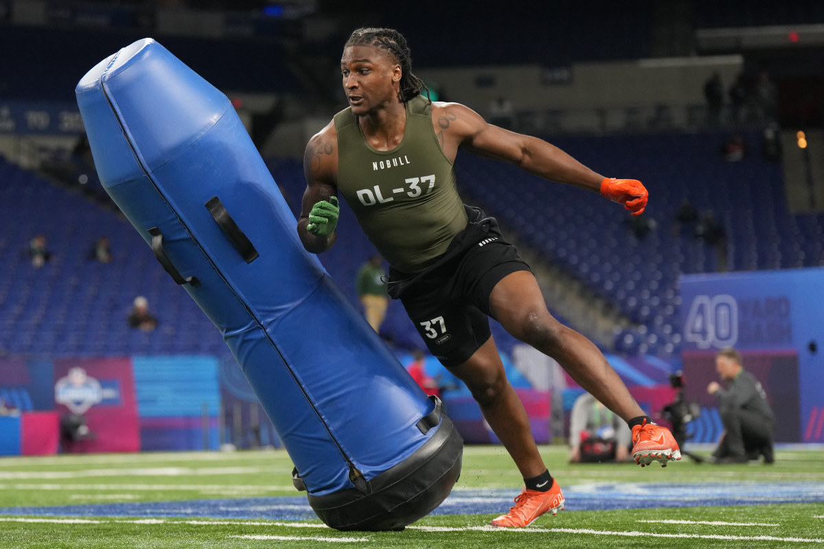 Mar 2, 2023; Indianapolis, IN, USA; Florida A&M defensive lineman Isaiah Land (DL37) participates in drills during the NFL Combine at Lucas Oil Stadium.