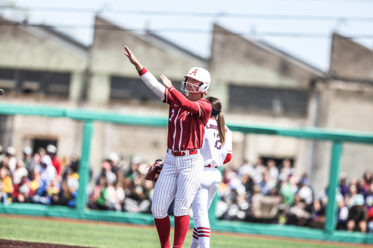 No. 13 Alabama Softball Splits Doubleheader in Front of Record Crowd