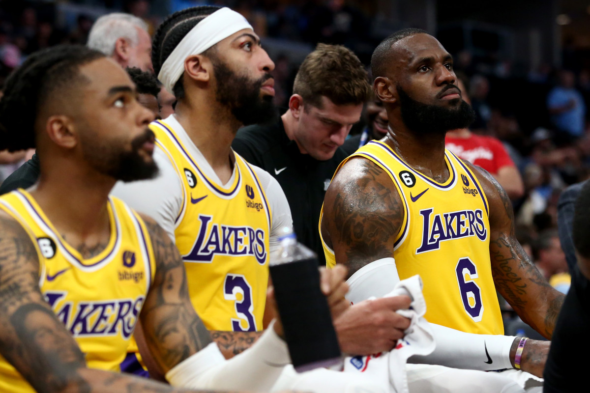 Lakers Notes: Anthony Davis, D'Angelo Russell Reflect On Bad Game 2s,  LeBron James Twitter Drama - All Lakers | News, Rumors, Videos, Schedule,  Roster, Salaries And More