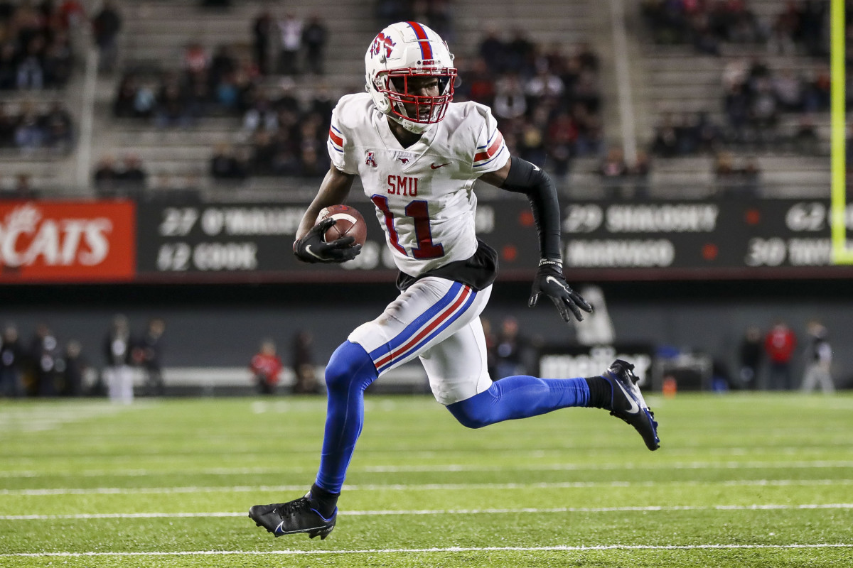 Southern Methodist Mustangs wide receiver Rashee Rice (11) runs the ball in for a touchdown against the Cincinnati Bearcats in the second half at Nippert Stadium.