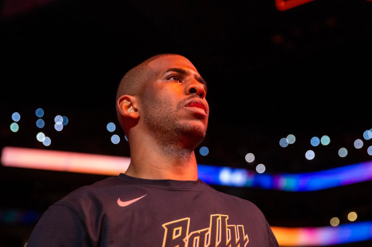 Former Phoenix Suns PG Chris Paul faces his old team to begin the new year. 