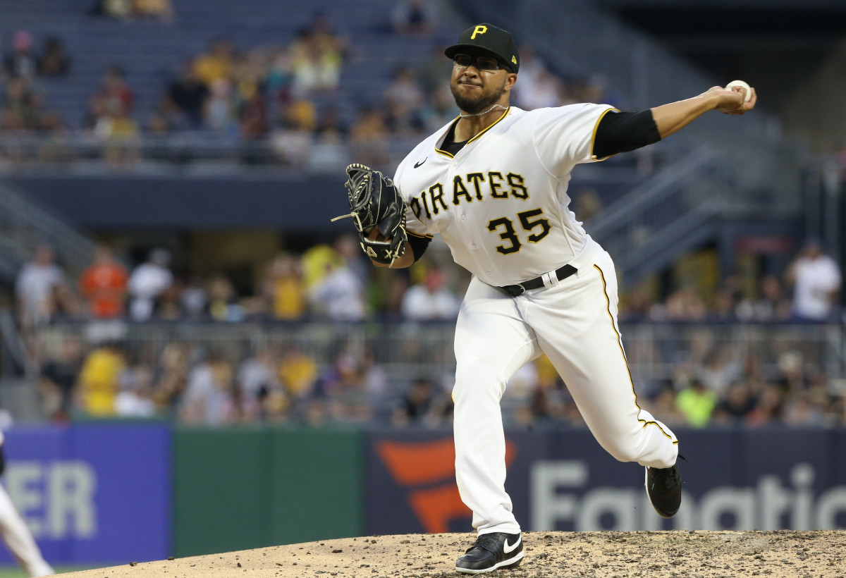 SF Giants release former Mariners and Pirates pitcher Sports