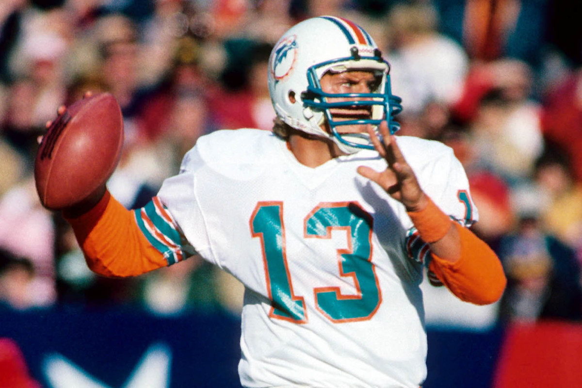 Miami Dolphins quarterback Dan Marino