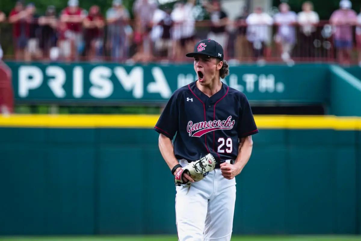 South Carolina Baseball Sweeps Third-Ranked Florida Gators - Sports