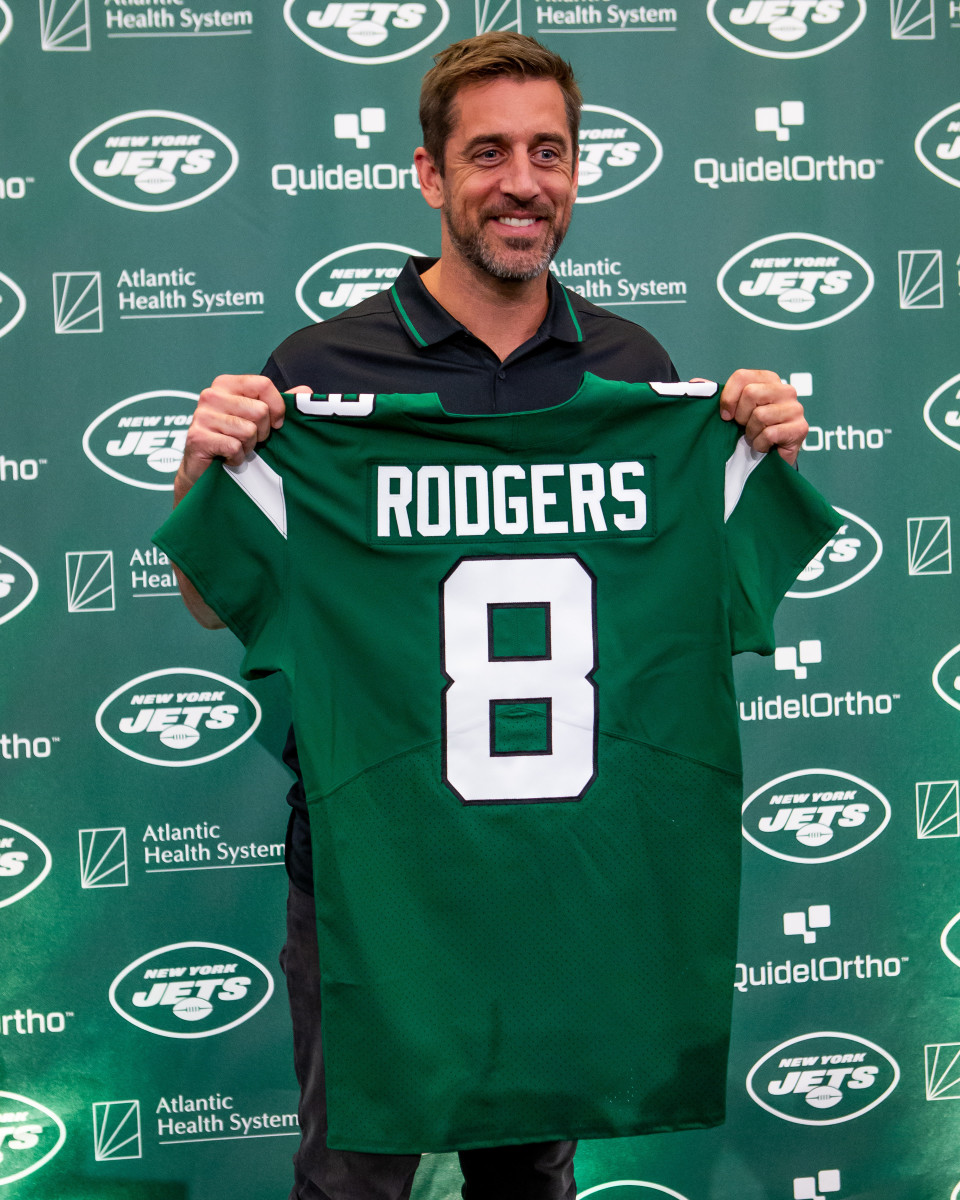 Aaron Rodgers with No. 8 (Photo by USA Today Sports Images)