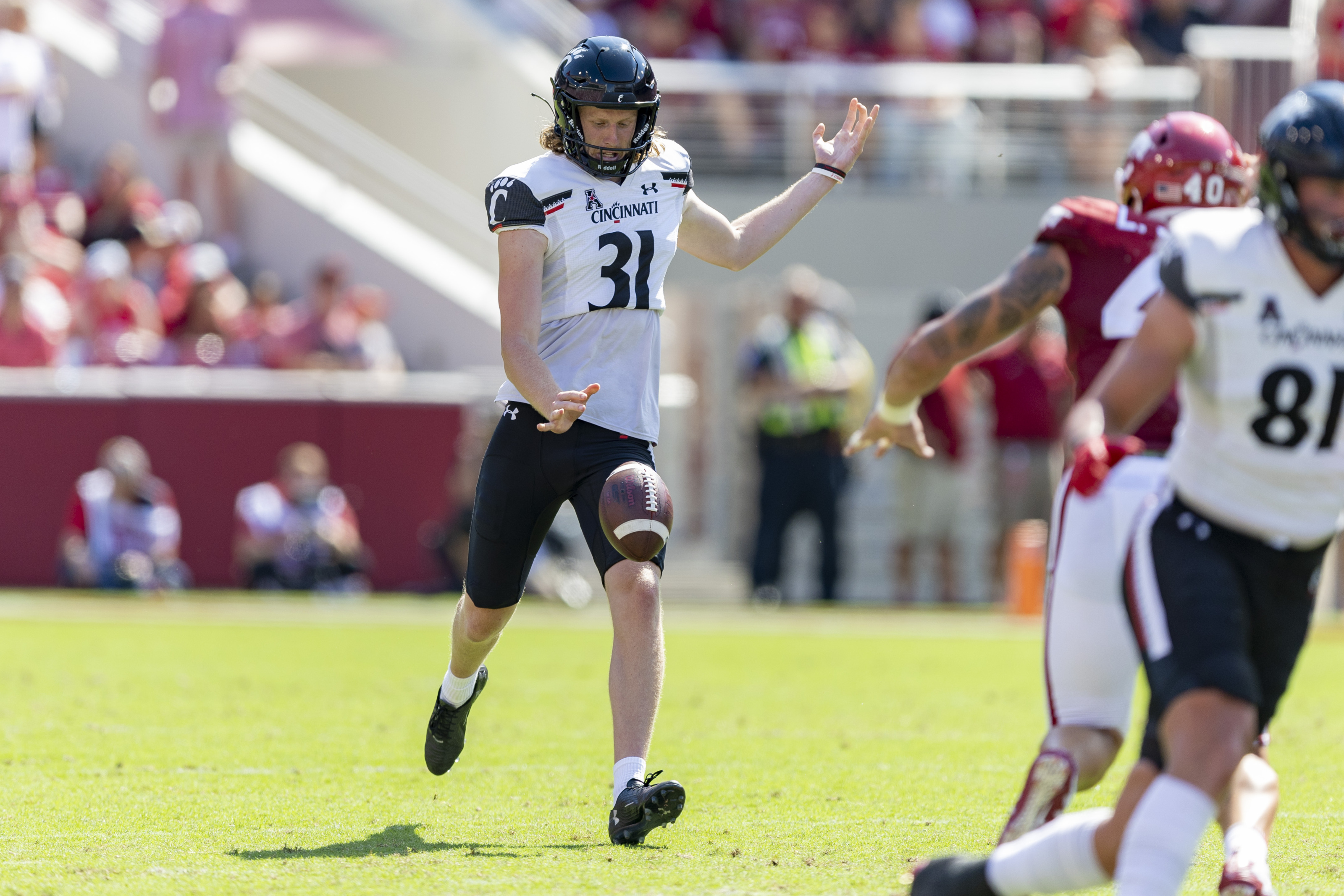 NFL Draft Profile Mason Fletcher, Punter, Cincinnati Bearcats Visit