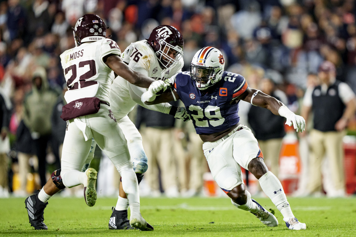 Derick Hall rushes against A&M.