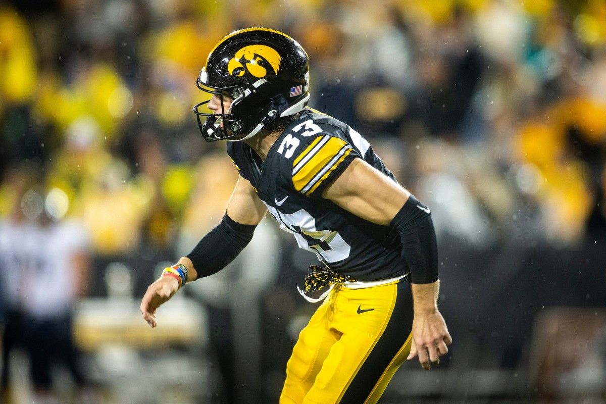 Iowa defensive back Riley Moss (33) warms up during a NCAA football game against Nevada, Saturday, Sept. 17, 2022, at Kinnick Stadium in Iowa City, Iowa. 220917 Nevada Iowa Fb 048 Jpg