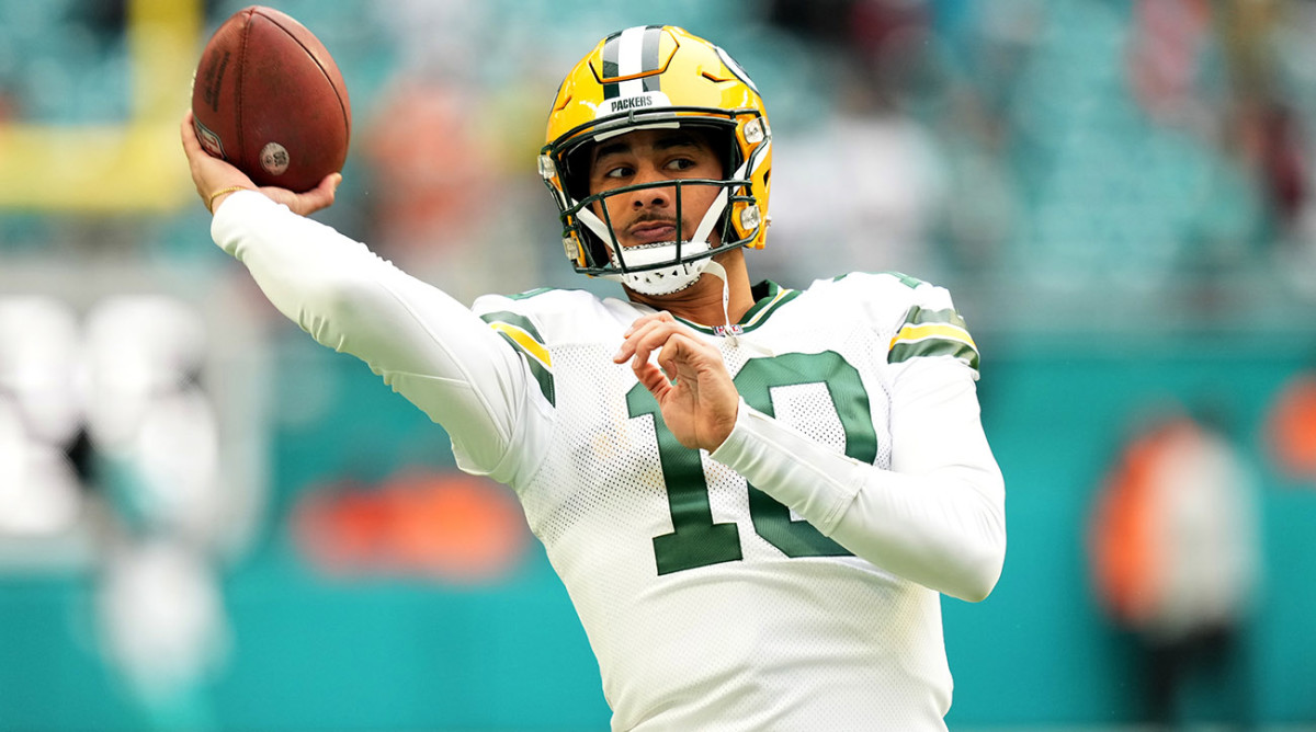Green Bay Packers quarterback Jordan Love (10) warms up prior to the game against the Miami Dolphins at Hard Rock Stadium.