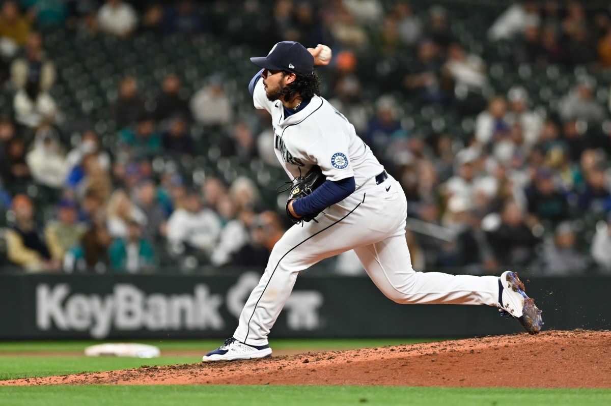 Seattle Mariners' Injury Updates on Andres Munoz and Robbie Ray Fastball