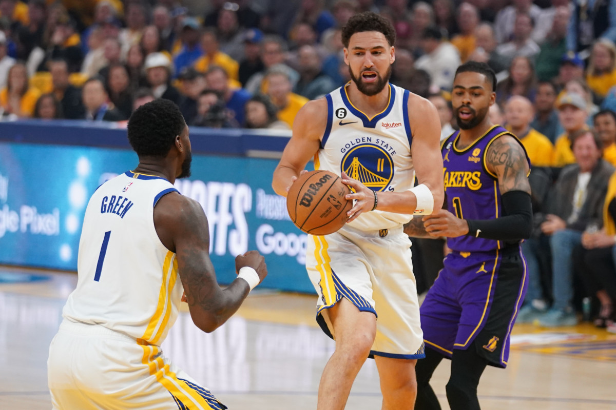 NBA playoffs: Klay Thompson, Warriors roll over Lakers to even