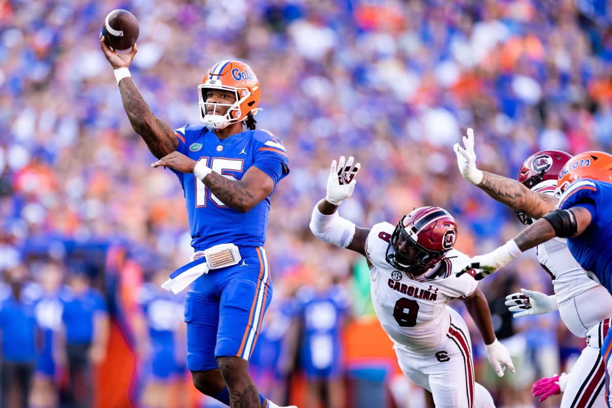 Florida Gators quarterback Anthony Richardson (15) throws the ball under pressure from South Carolina Gamecocks defensive back Cam Smith (9) during the first half at Steve Spurrier Field at Ben Hill Griffin Stadium in Gainesville, FL on Saturday, November 12, 2022. Syndication The Clarion Ledger Syndication Usa Today