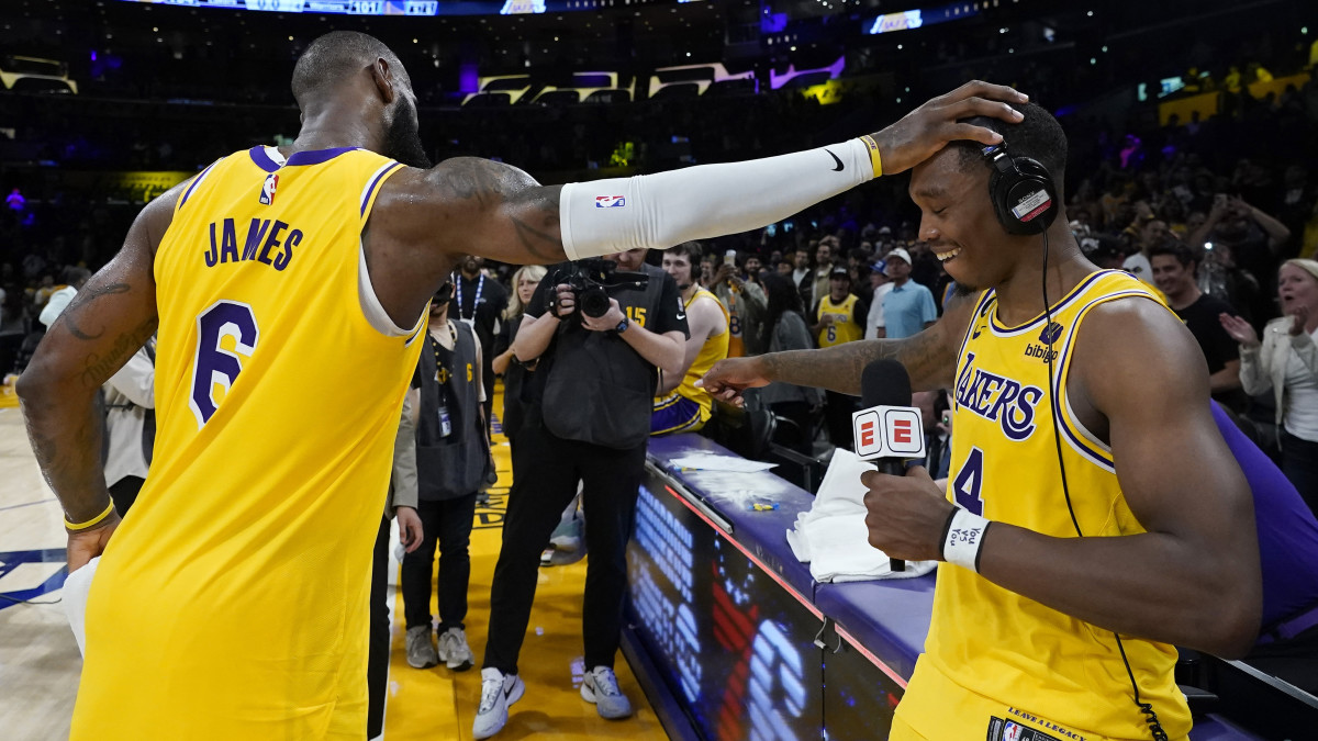 LakersWarriors Lonnie Walker takes over in fourth quarter of Game 4