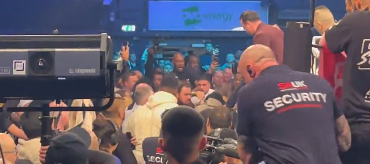 Tommy Fury and Idris Virgo brawl in the crowd during Misfits X DAZN X Series 007.