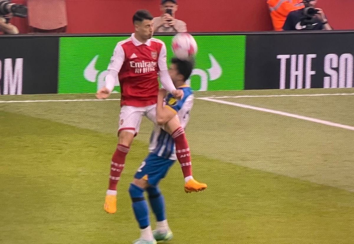Gabriel Martinelli lucky to avoid red card against Brighton - Futbol on ...