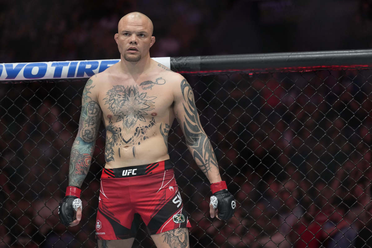 Anthony Smith steps inside the Octagon for his UFC Charlotte bout with Johnny Walker inside the Spectrum Center in North Carolina.