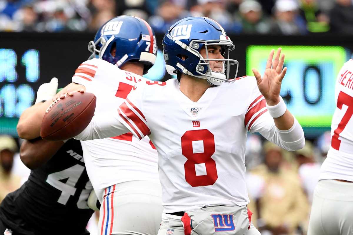 Giants' QB Daniel Jones attempts a pass against the Jets in 2019