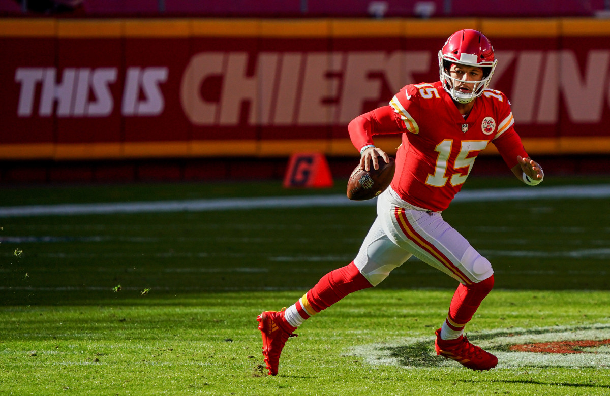Chiefs' QB Patrick Mahomes leaves the pocket in a 2020 game against the Jets
