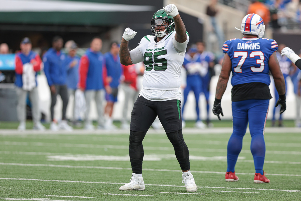 Jets' DT Quinnen Williams celebrates a stop against Buffalo