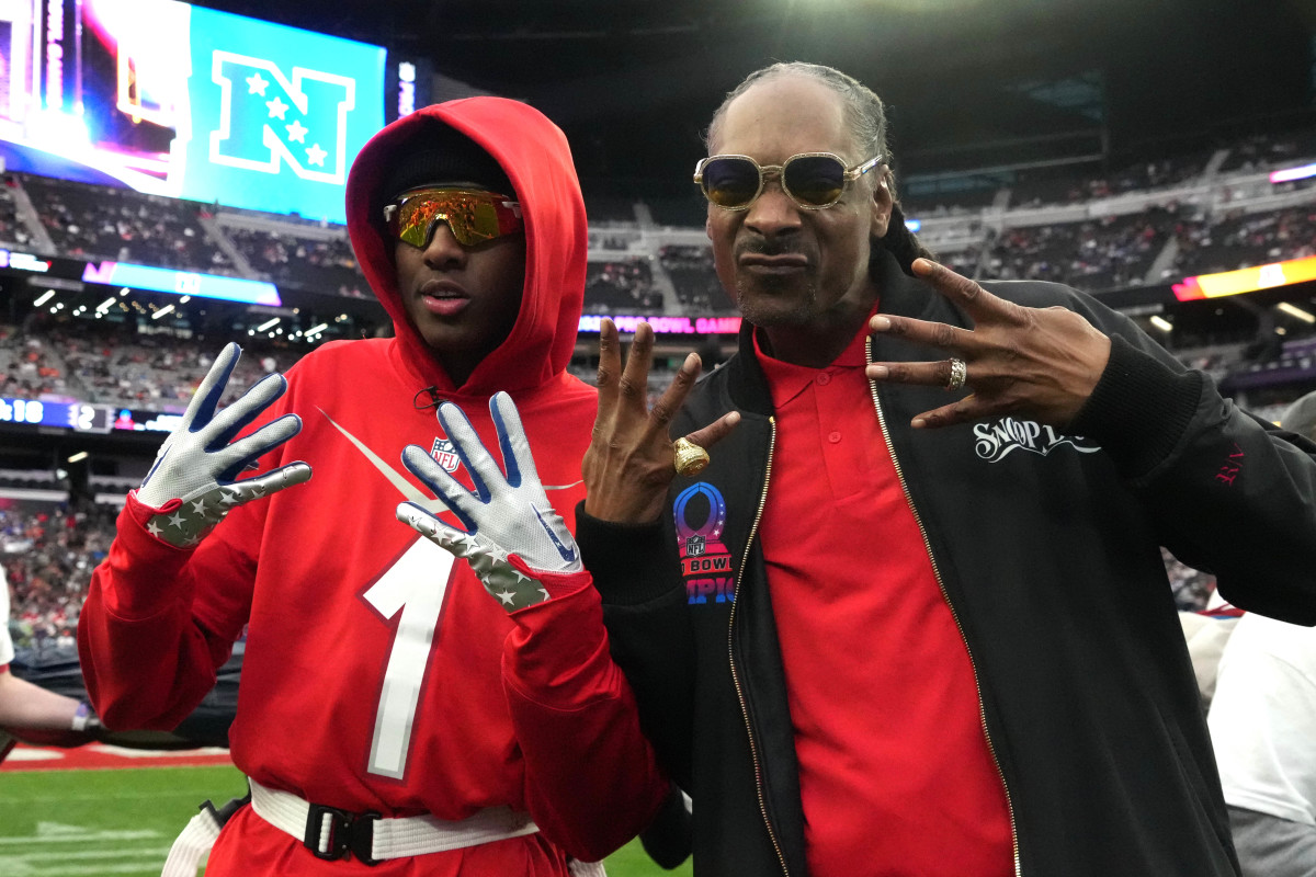 Sauce Gardner with Snoop Dogg at the NFL Pro Bowl Games