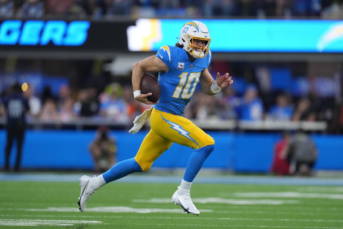 Chargers News Expert Sold On Kellen Moore Bringing Herbert 1st MVP