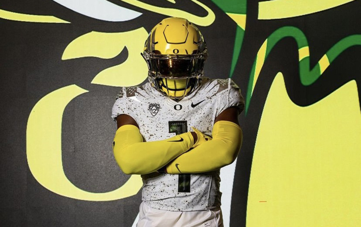 Jeremiah McClellan flipped from Ohio State to Oregon during the early signing period.