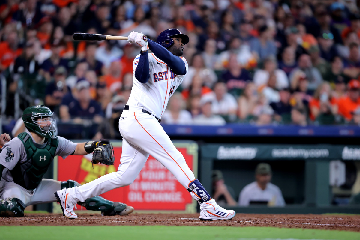 Houston Astros Star is Best Hitter in Baseball, Better Than Mike Trout