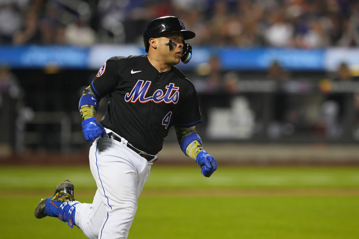 Three reasons the New York Mets should not send down top prospect catcher Francisco Álvarez.