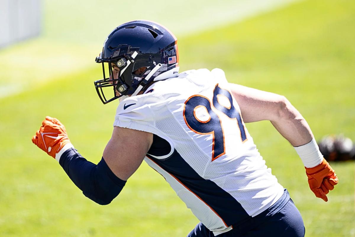 Denver Broncos defensive end Zach Allen