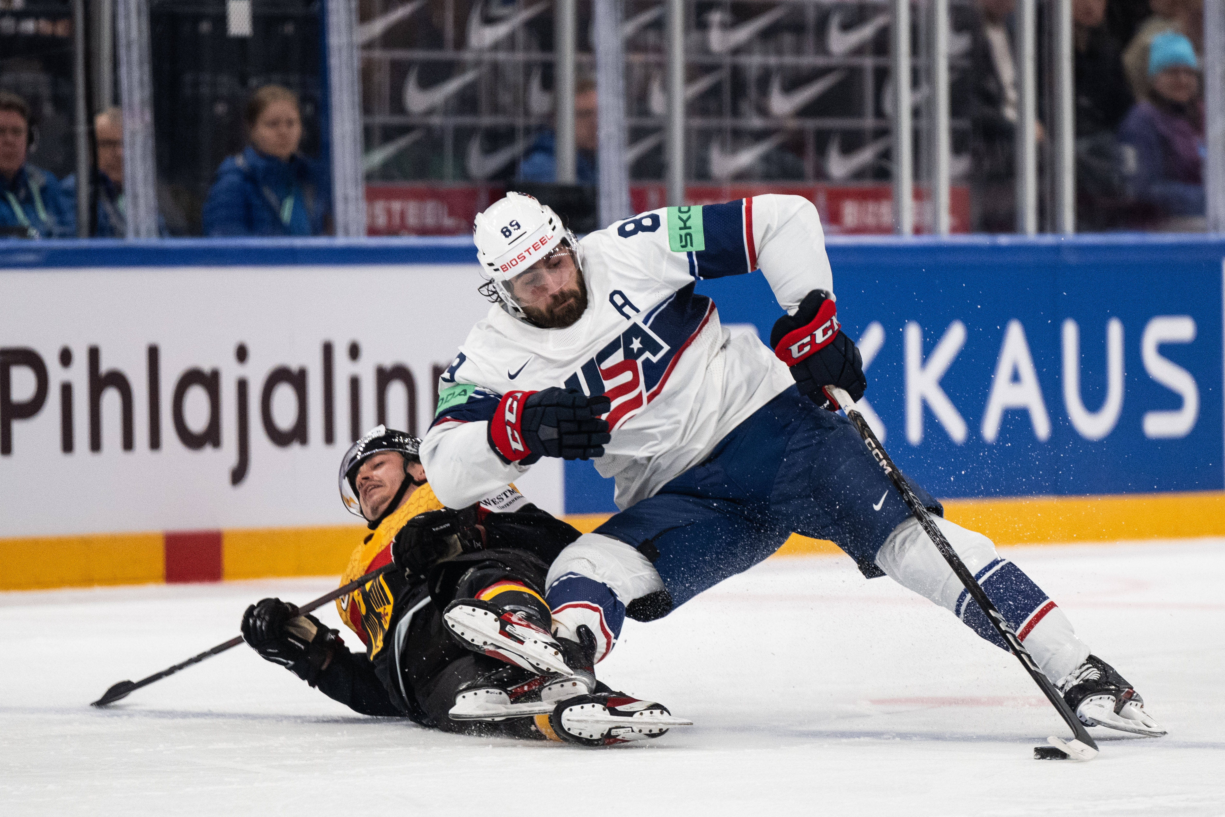 ASV pret Latviju: bezmaksas IIHF bronzas medaļas spēles tiešraide — kā skatīties un straumēt virslīgas un koledžu sporta spēles