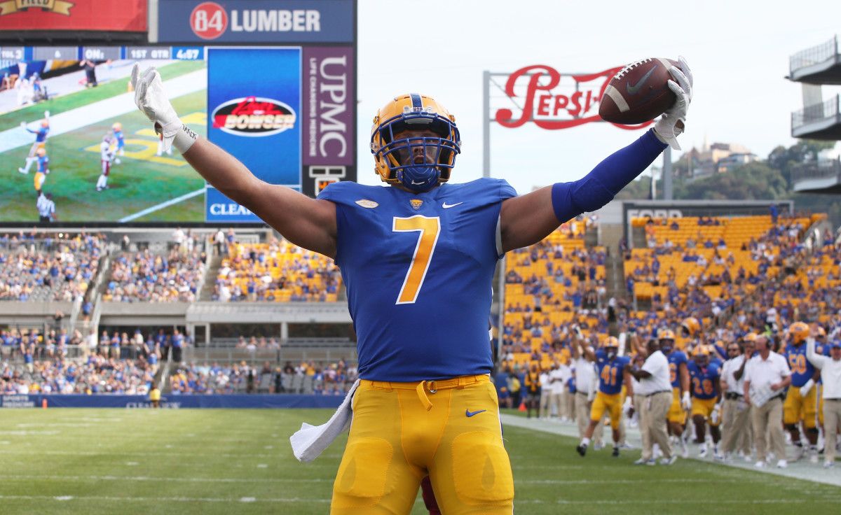 Pittsburgh Panthers tight end Lucas Krull (7) reacts after scoring a touchdown