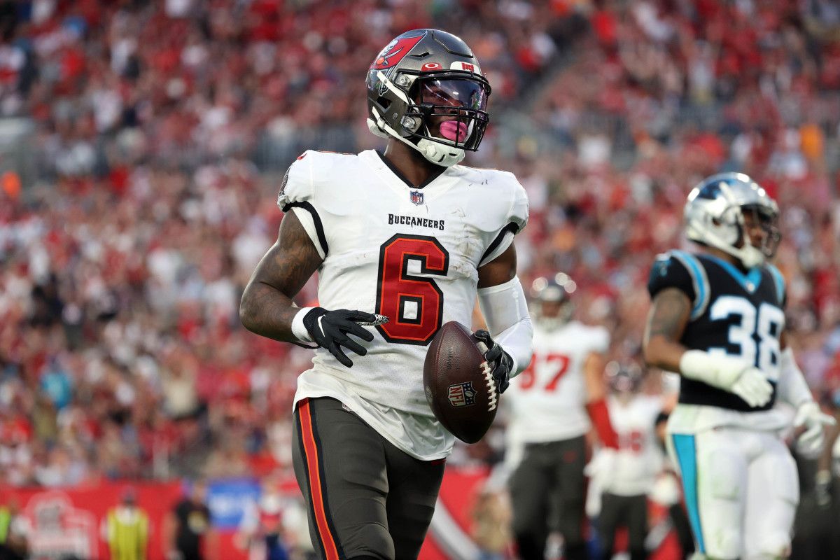 former-buccaneers-running-back-admits-to-smoking-marijuana-before-games