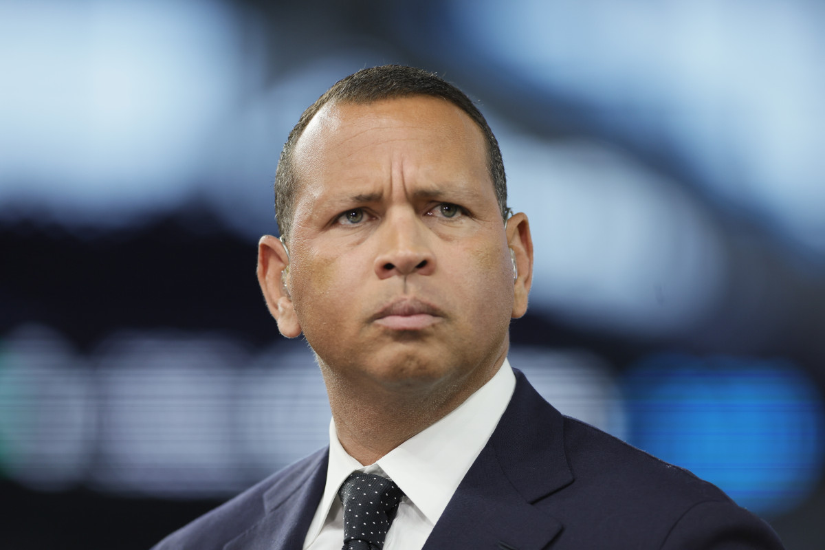 New York Yankees legend Alex Rodriguez revealed that he has been diagnosed with early-stage gum disease.