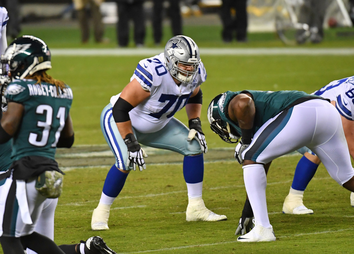Dallas Cowboys offensive guard Zack Martin lines up across from an Eagles player