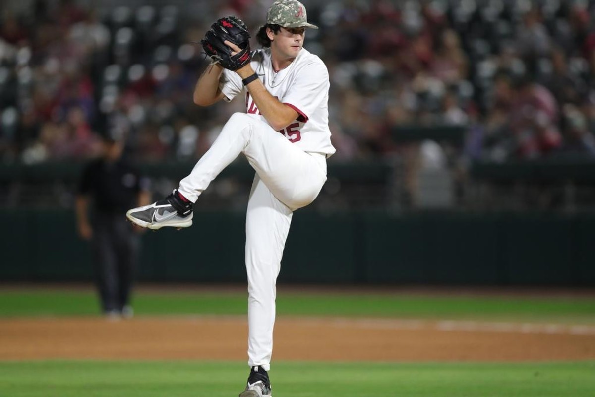 Alabama baseball player Luke Holman (35) pitching against Nicholls State at Sewell-Thomas Stadium in Tuscaloosa, AL on Friday, Jun 2, 2023.