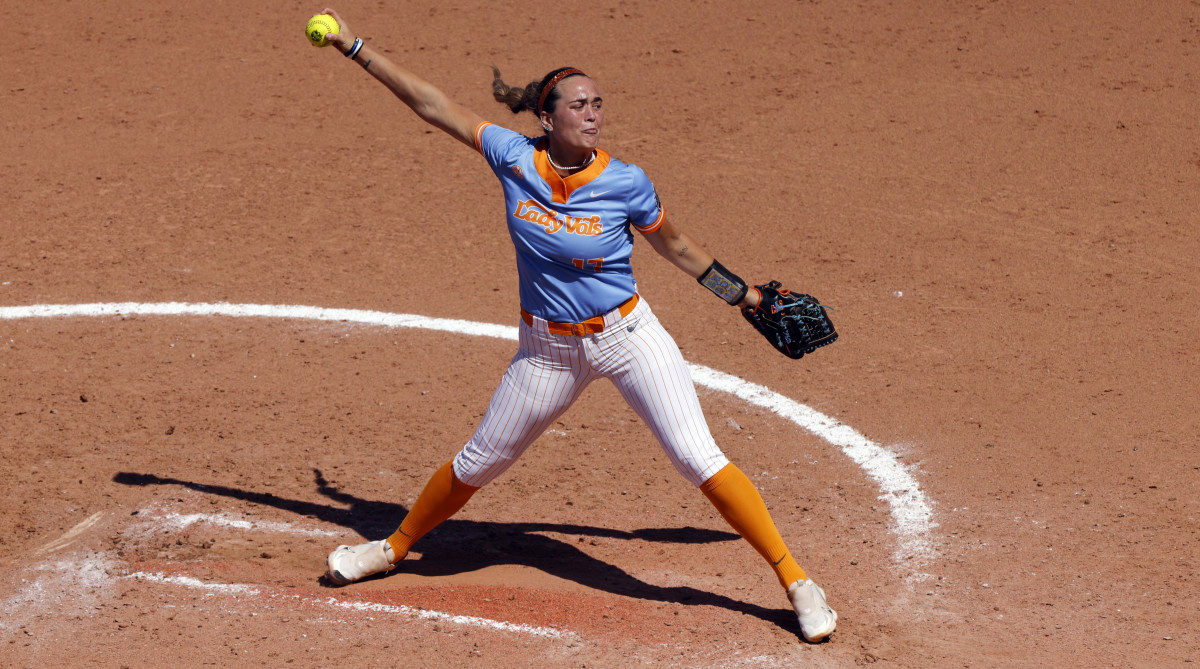 Tennessee's Ryleigh White pitches against Oklahoma.