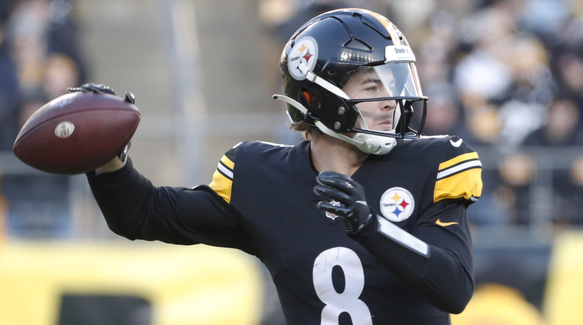 Steelers quarterback Kenny Pickett stays with Pittsburgh in SI's re-draft of the 2022 NFL draft.