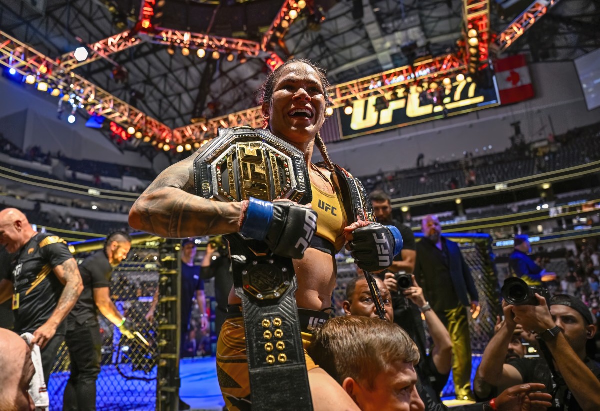 Two-division UFC champion Amanda Nunes leaves UFC 277 with all of her gold back.