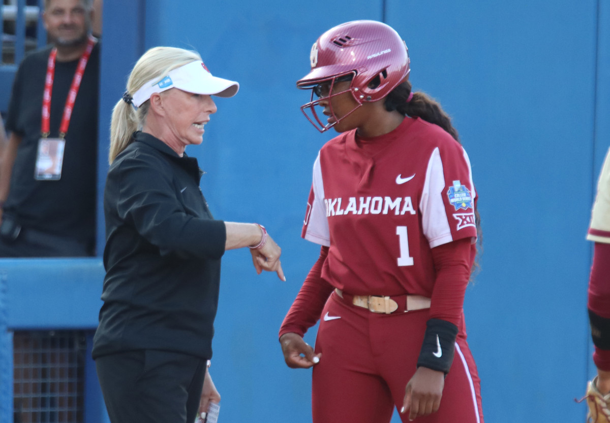 Cydney Sanders hit a key home run in Game 2 of the WCWS Championship Series against Florida State.
