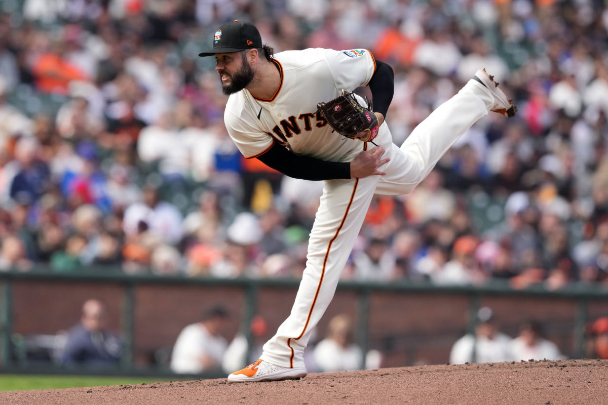 SF Giants relief pitcher Jakob Junis throws a pitch against the Chicago Cubs on June 10, 2023.